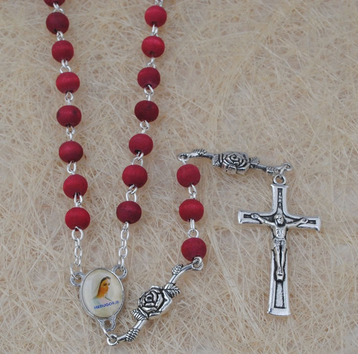 ,wooden rosary necklace